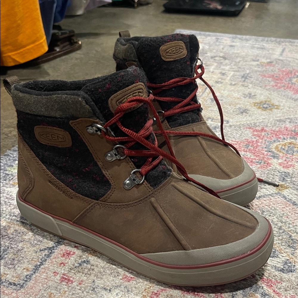 Keen Brown and Black High-Top Boots with Red Laces